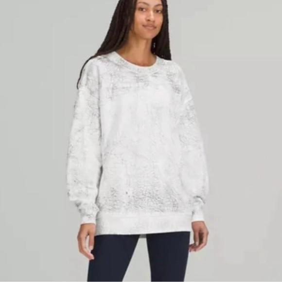 lululemon athletica Sweaters - Lululemon Athletica crackle on white Crew Neck Sweater with special embroidery